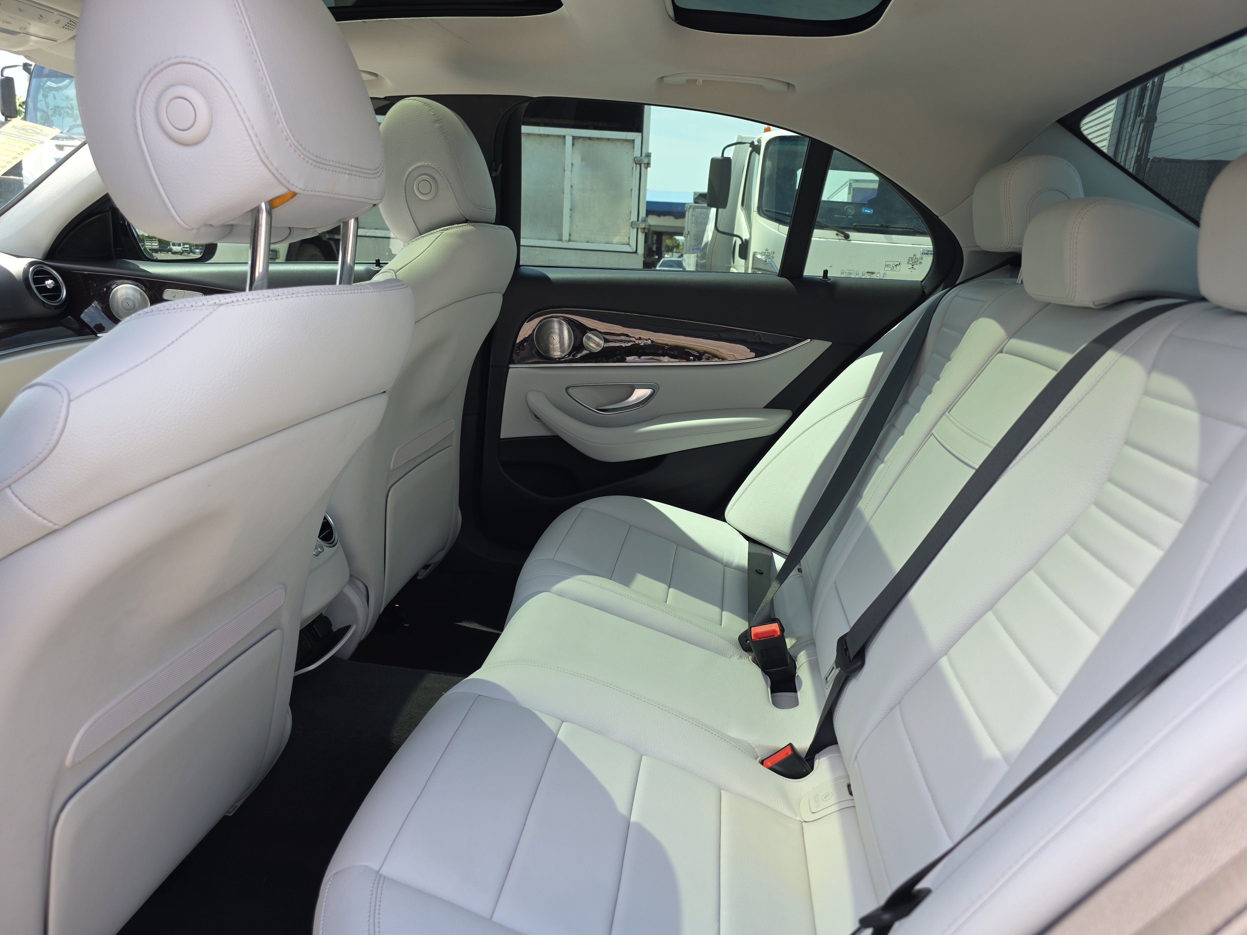 Used 2023 Mercedes-Benz E 450 4MATIC Sedan image 16
