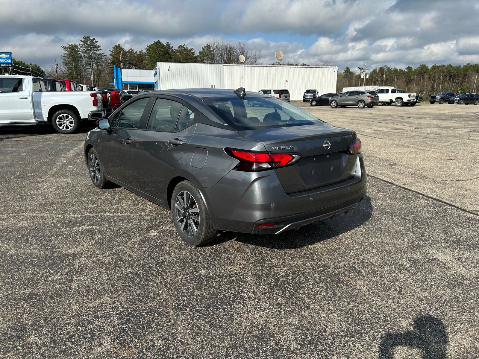 Used 2025 Nissan Versa SV FWD image 4