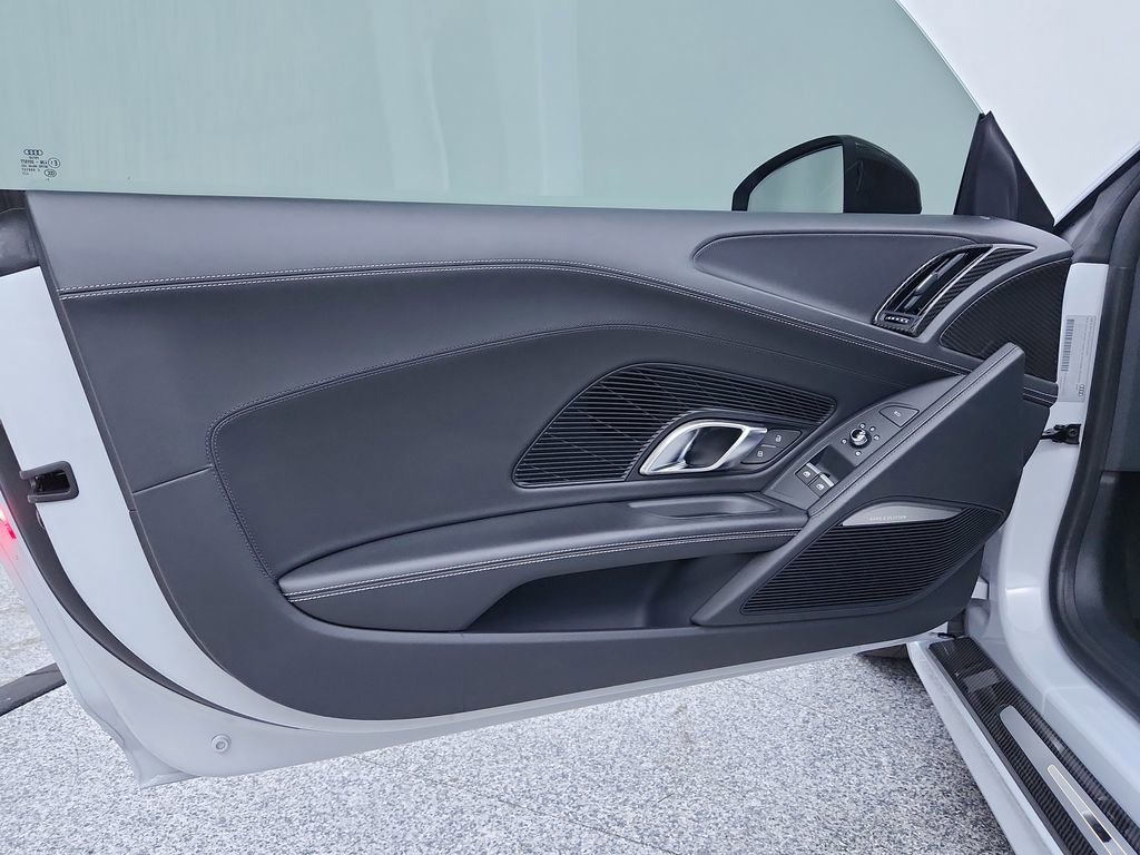 Used 2018 Audi R8 V10 plus image 16