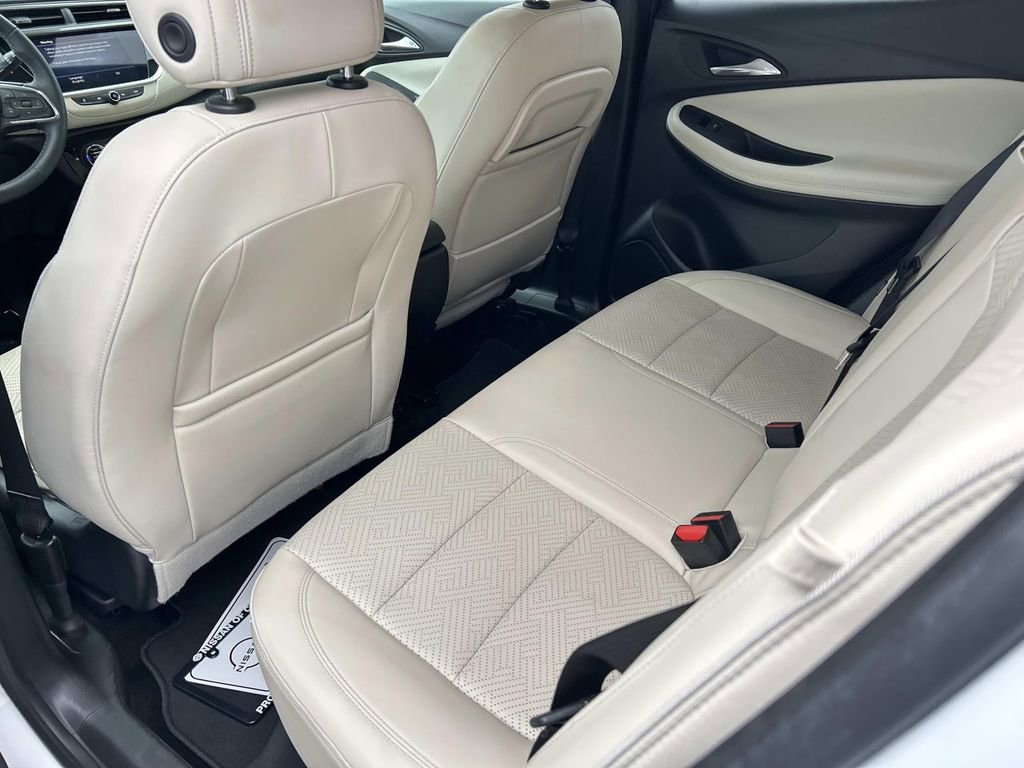 Used 2022 Buick Encore GX Essence w/ Advanced Technology Package FWD image 21