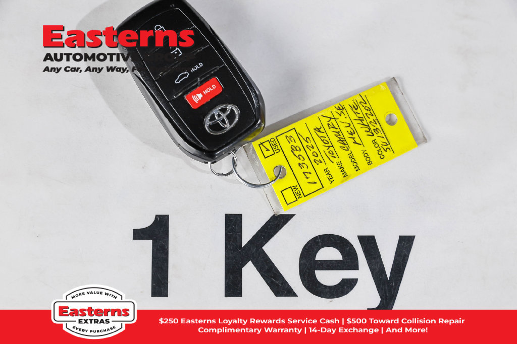 Used 2025 Toyota Camry SE FWD image 23