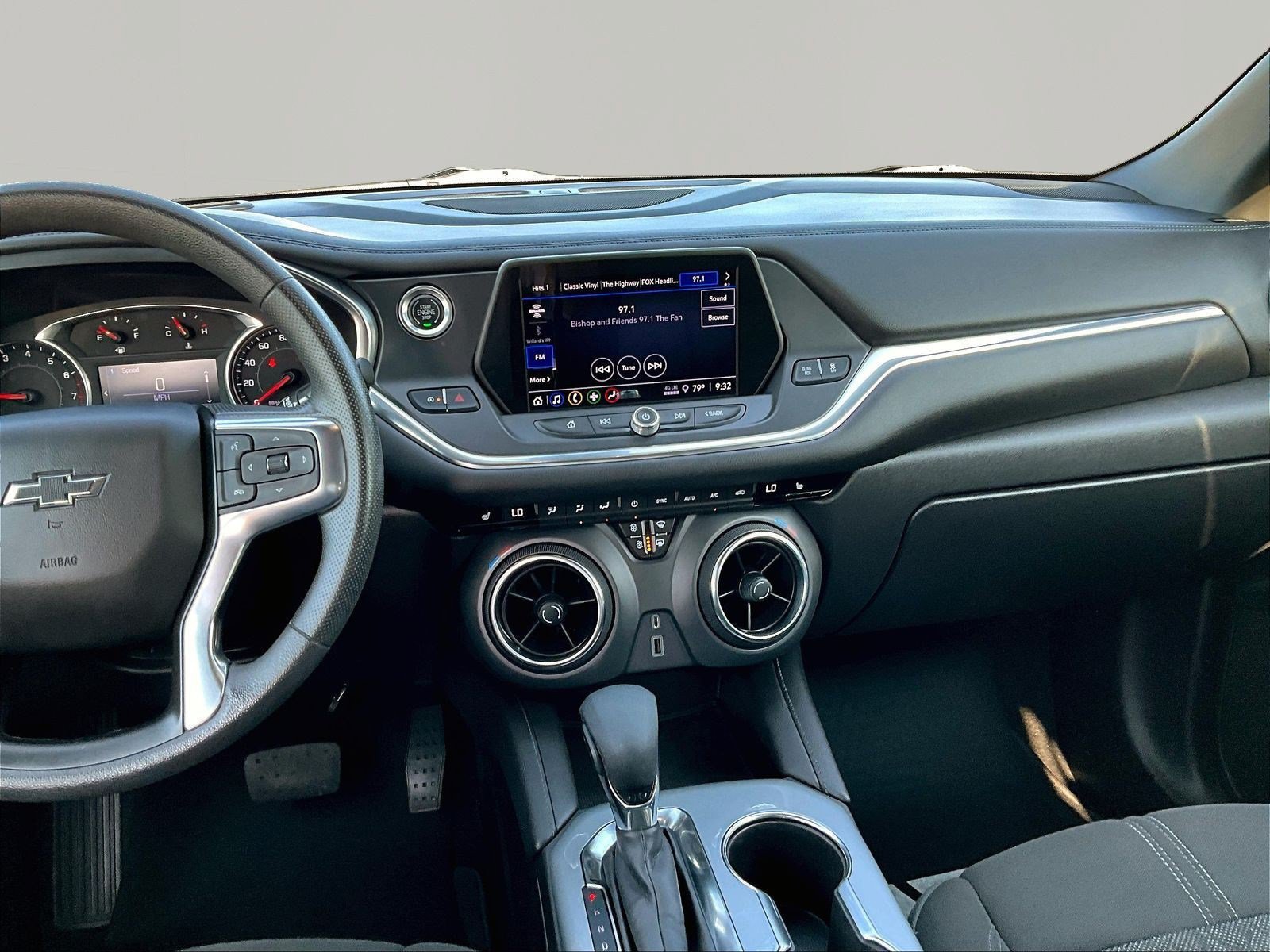 Used 2022 Chevrolet Blazer LT FWD image 9