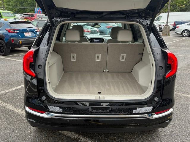 Used 2023 GMC Terrain Denali w/ Black Diamond Edition AWD/4WD image 5