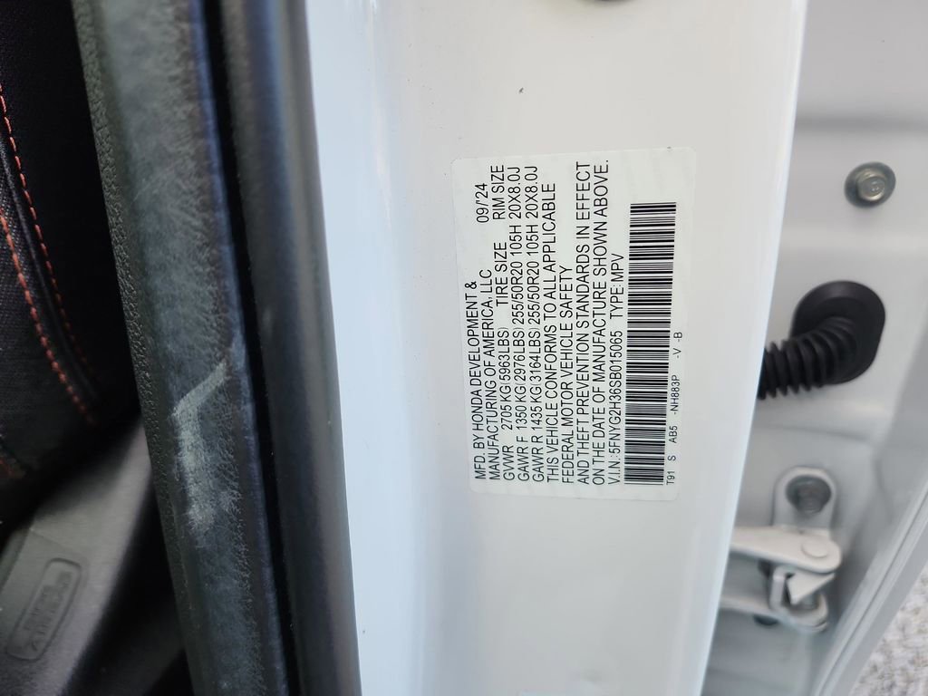 Used 2025 Honda Pilot Sport image 33