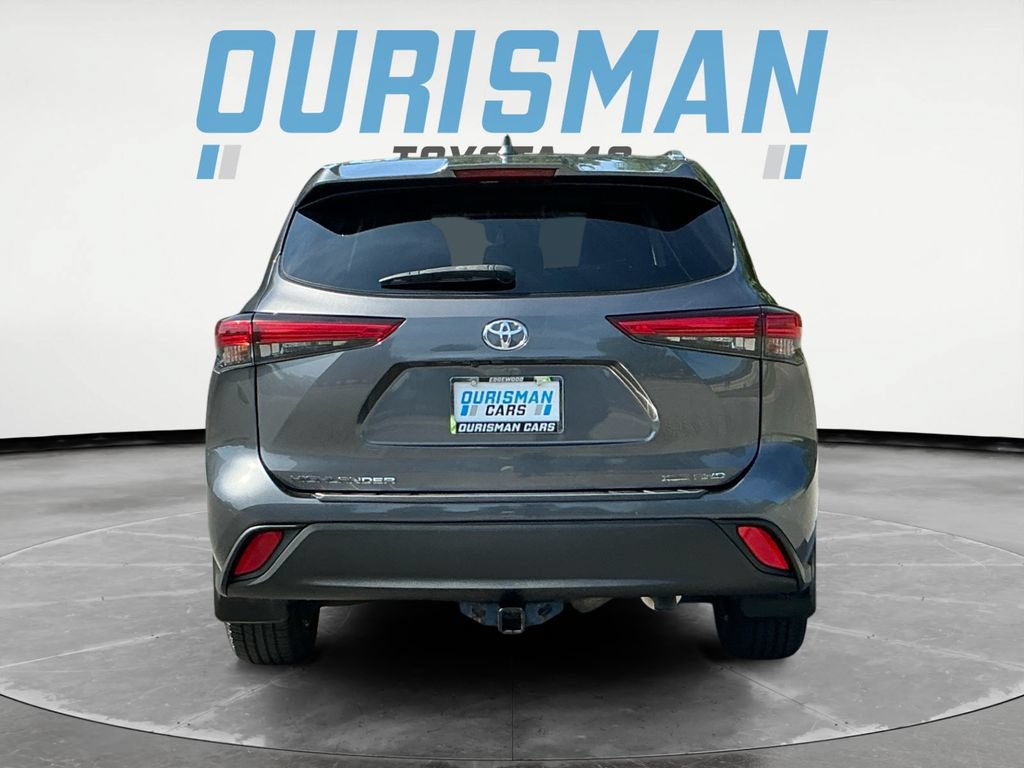 Used 2020 Toyota Highlander XLE AWD/4WD image 6