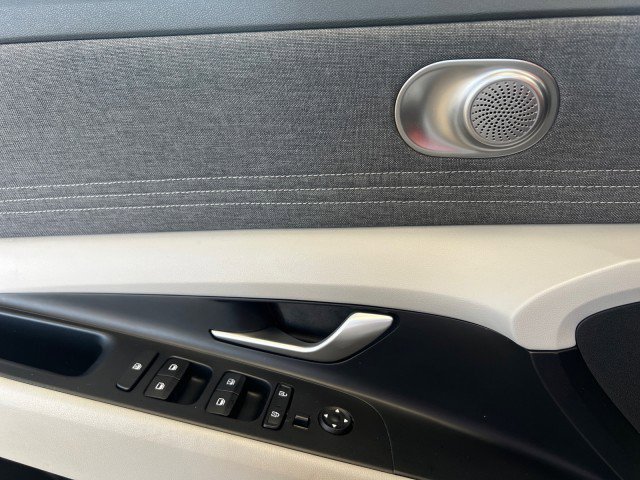 Used 2021 Hyundai Elantra Limited image 29