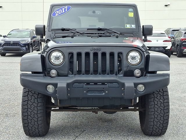 Used 2017 Jeep Wrangler Unlimited Sahara AWD/4WD image 4