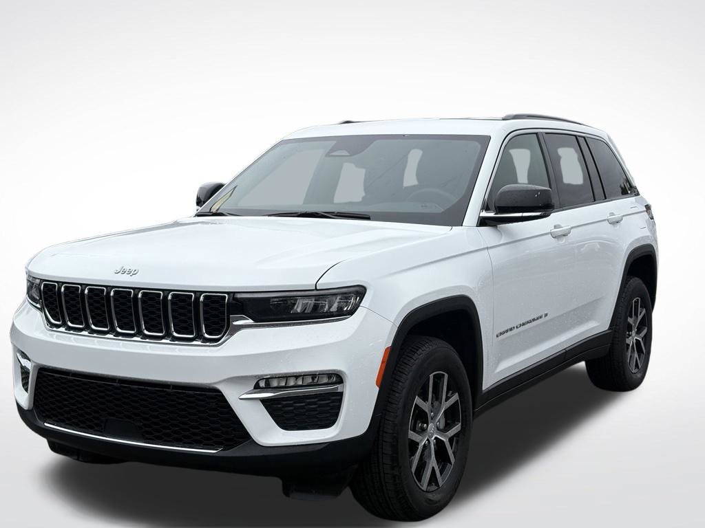 Used 2025 Jeep Grand Cherokee Limited AWD/4WD image 2