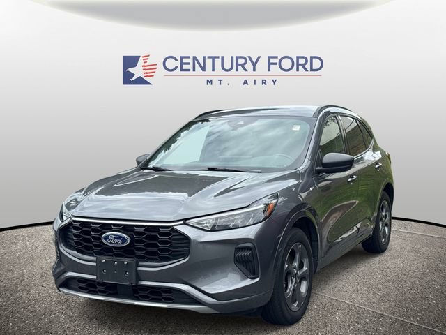 Used 2023 Ford Escape ST-Line w/ Tech Pack #1 AWD/4WD image 3