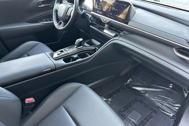 Used 2025 Toyota Crown Signia Limited image 18