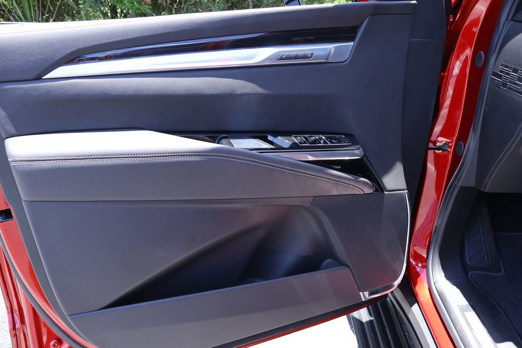 New 2026 Cadillac Escalade Luxury w/ Touring Package AWD/4WD image 10