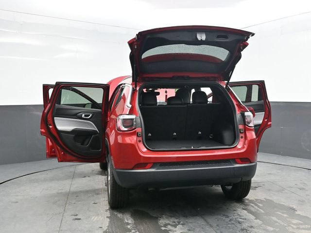 Used 2025 Jeep Compass Latitude AWD/4WD image 37