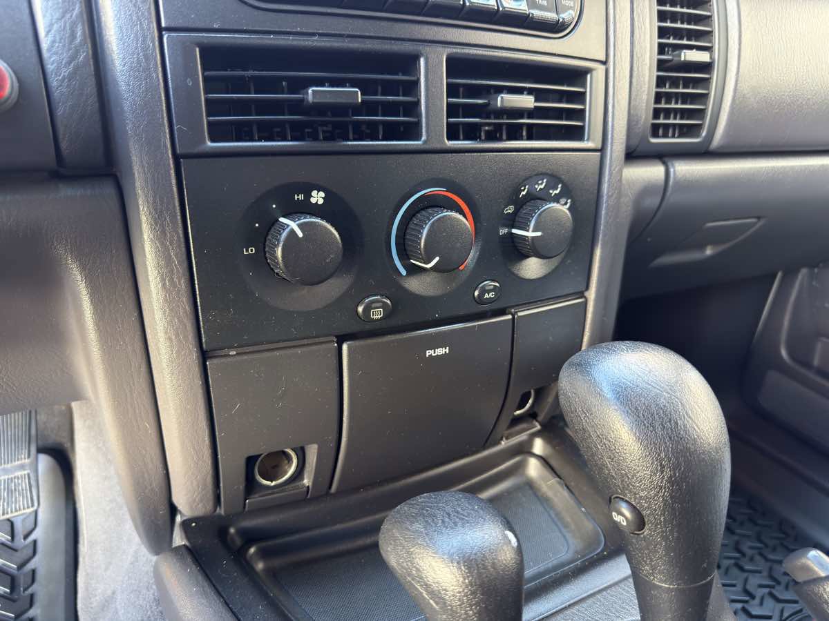 Used 1999 Jeep Grand Cherokee Laredo image 54