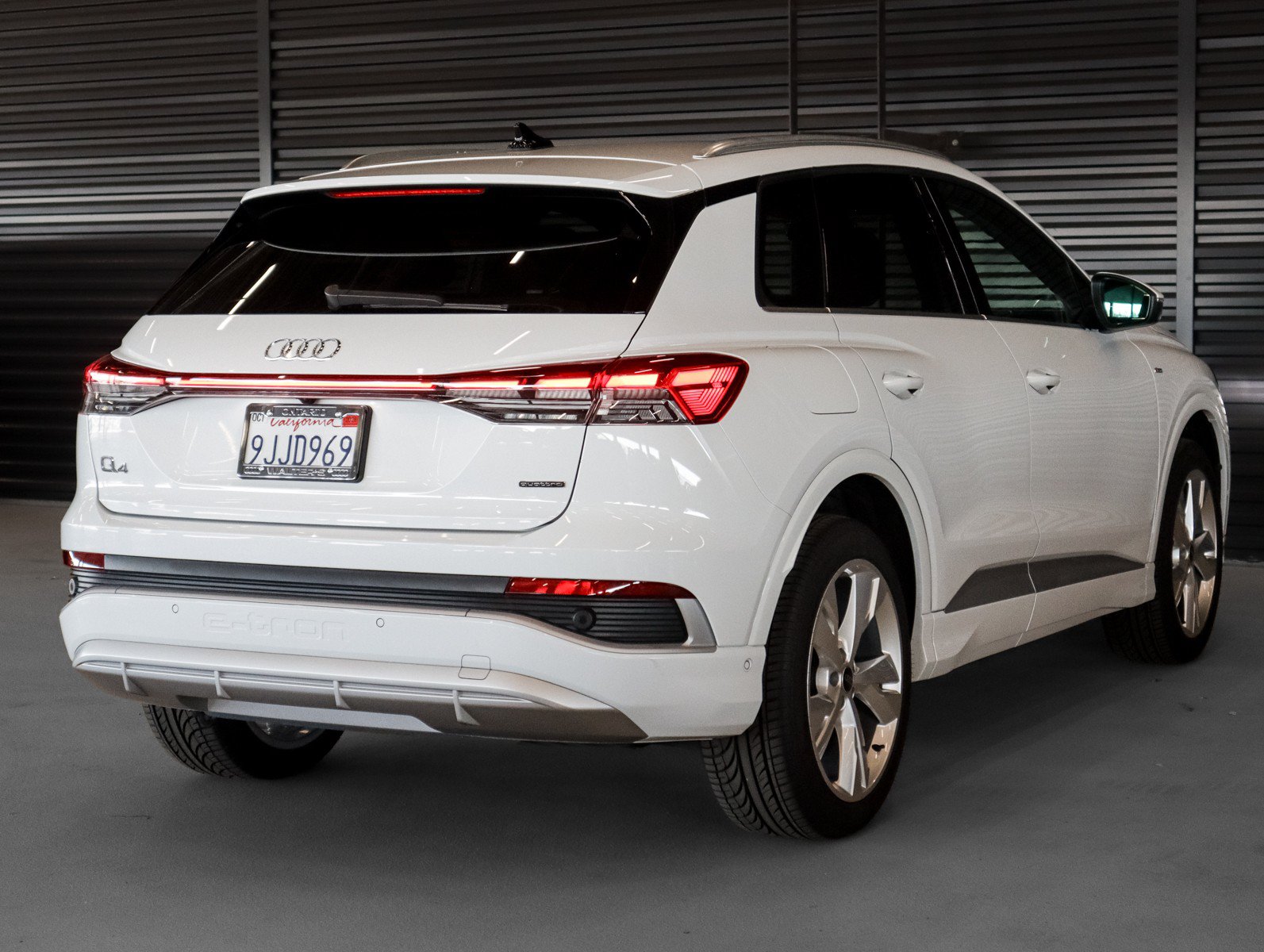 Used 2023 Audi Q4 e-tron Premium Plus AWD/4WD image 15