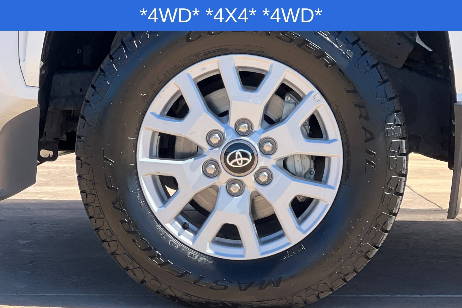 Certified 2024 Toyota Tacoma SR5 AWD/4WD image 33