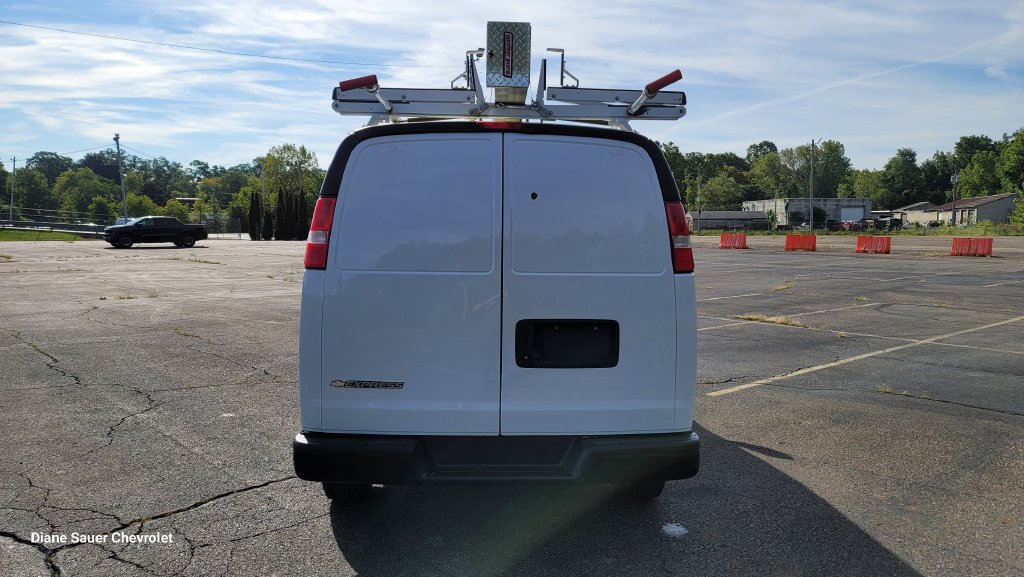 Used 2021 Chevrolet Express 2500 w/ Driver Convenience Package RWD image 10