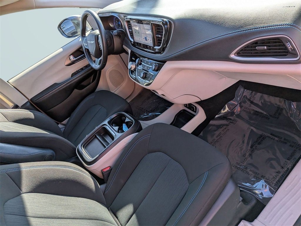 Used 2021 Chrysler Pacifica Touring image 56