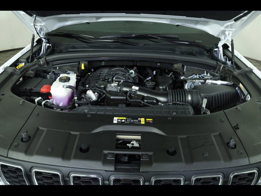 New 2025 Jeep Grand Cherokee L Laredo w/ Luxury Tech Group I image 17