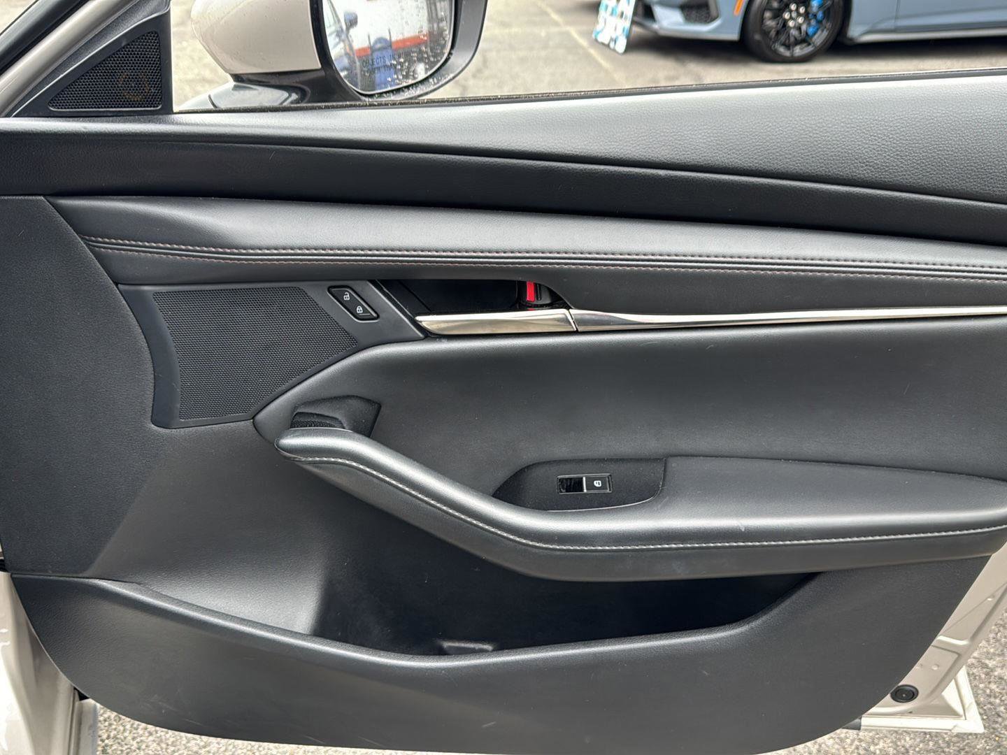 Used 2024 MAZDA MAZDA3 s image 31