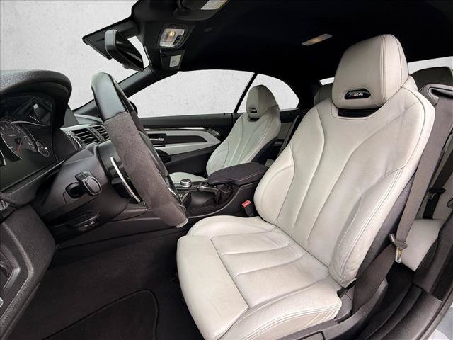Used 2017 BMW M4 Convertible RWD image 22
