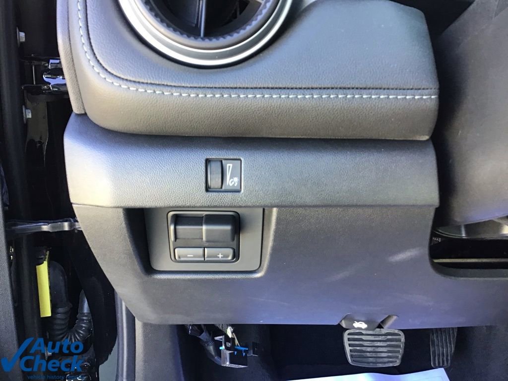 Used 2025 Chevrolet Colorado LT w/ Advanced Trailering Package image 32