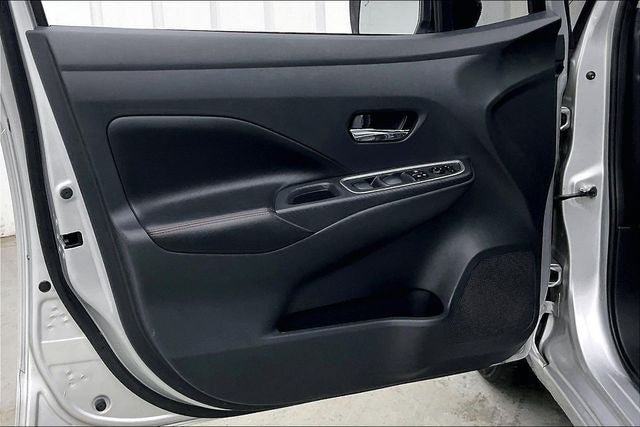 Used 2024 Nissan Versa SR FWD image 20