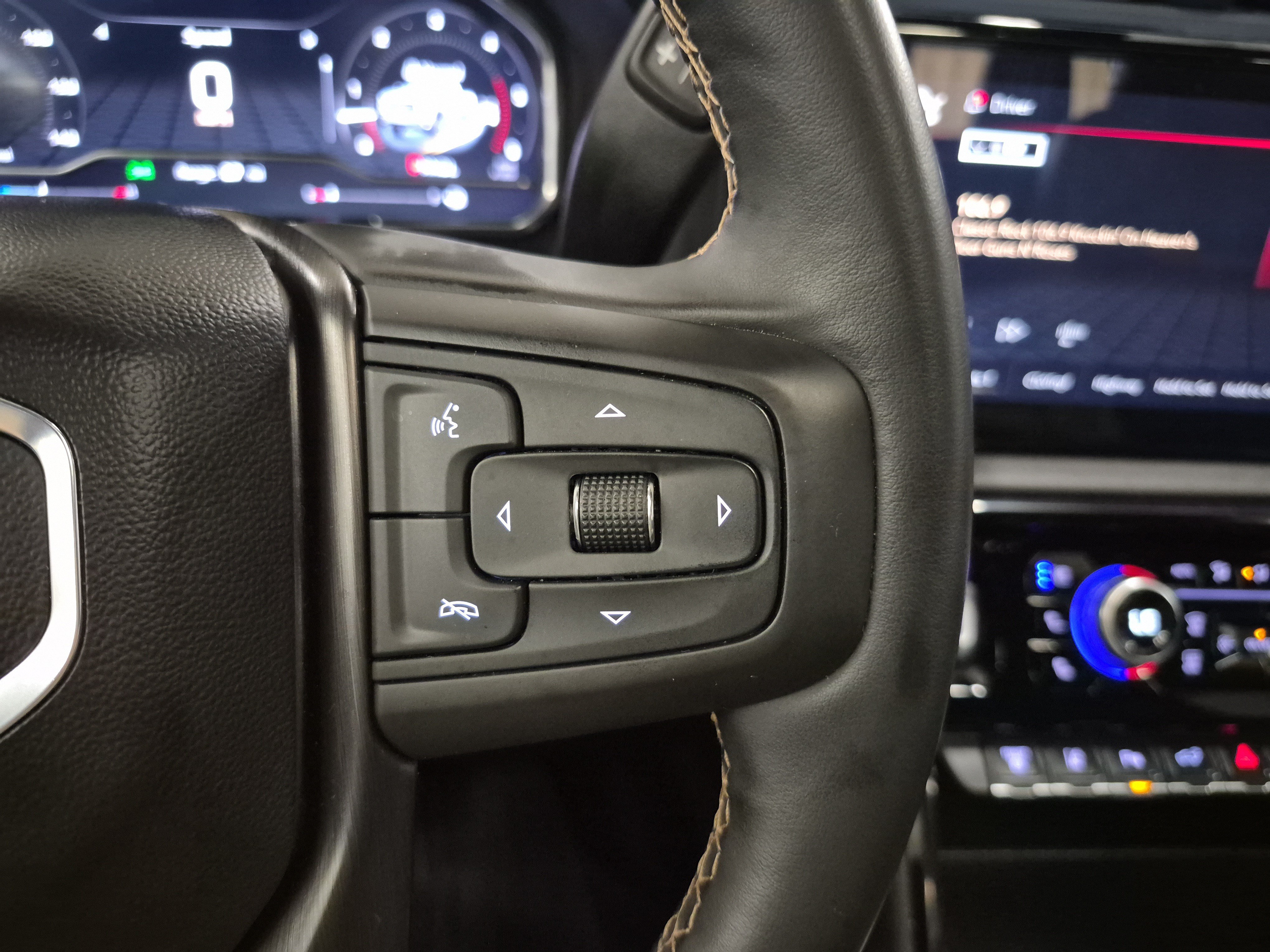 Used 2025 GMC Sierra 2500 AT4 w/ AT4 Premium Plus Package AWD/4WD image 35