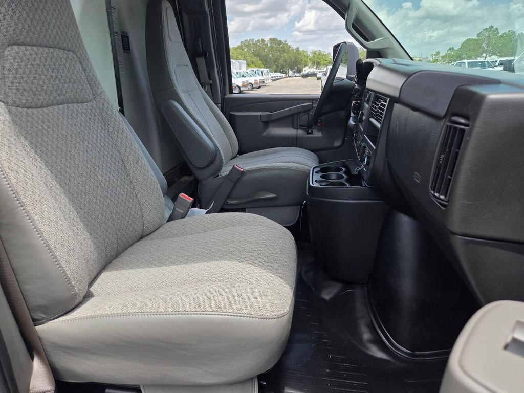 New 2026 Chevrolet Express 4500 w/ Power Convenience Package RWD image 16