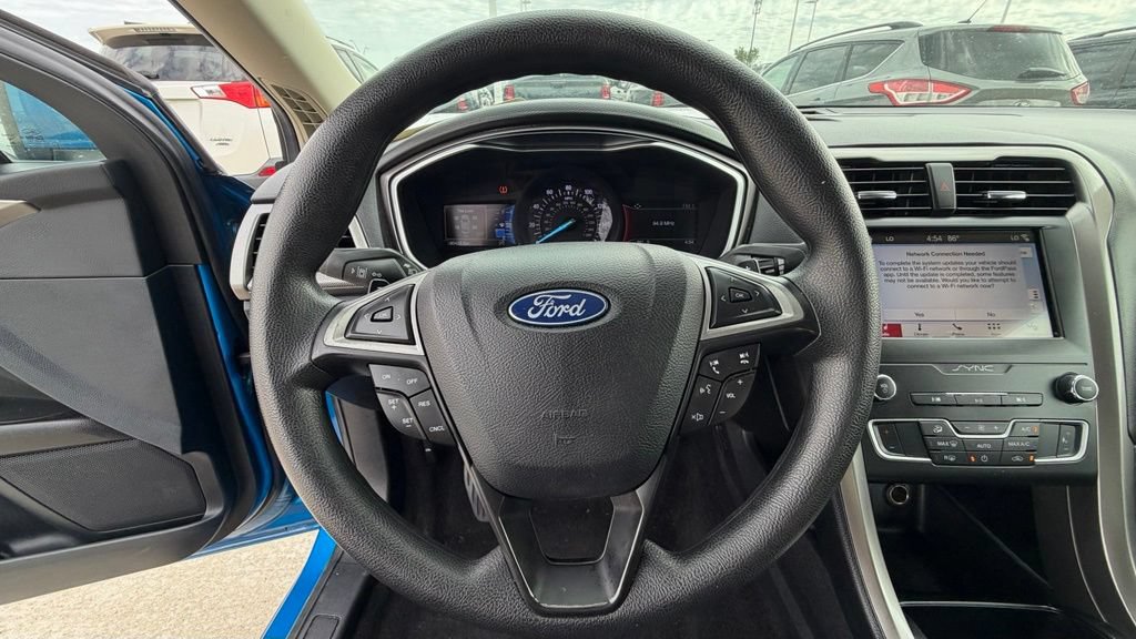 Used 2019 Ford Fusion SE FWD image 13