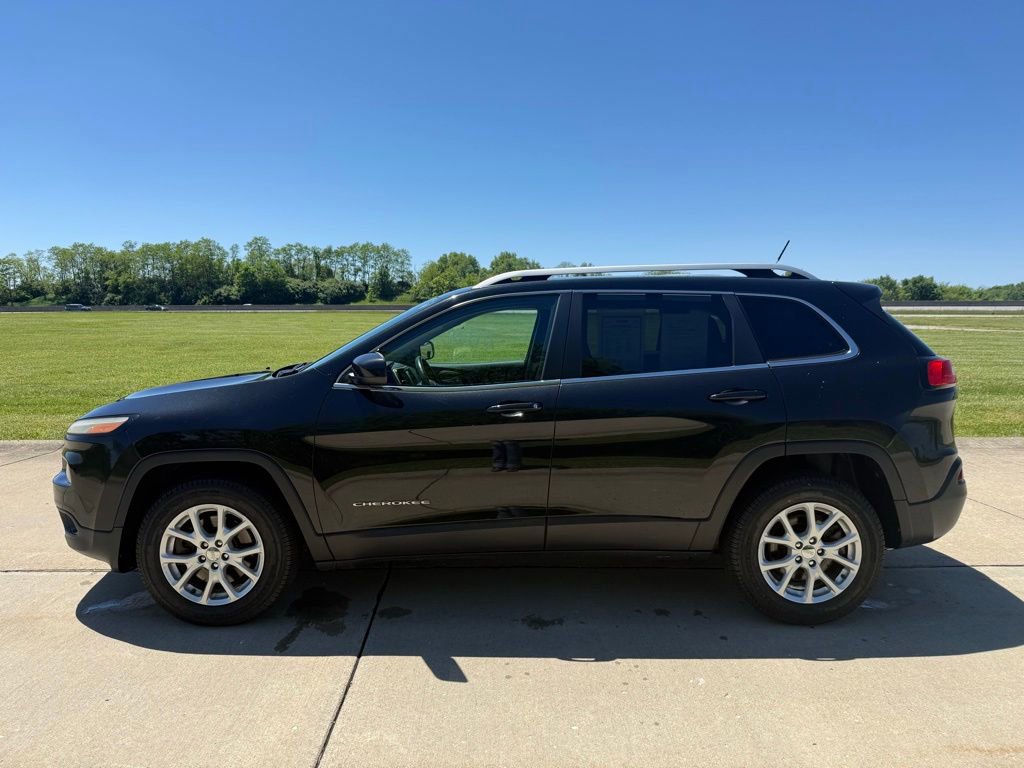 Used 2014 Jeep Cherokee Latitude w/ Cold Weather Group AWD/4WD image 8