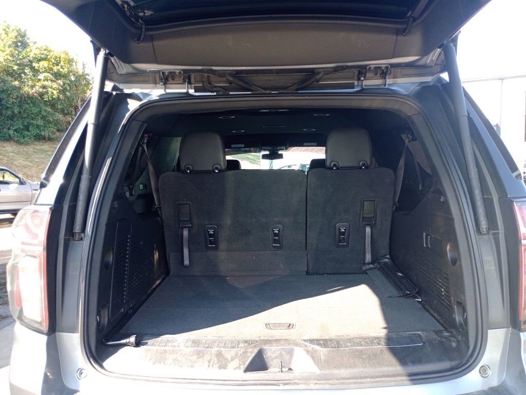 Used 2022 Chevrolet Suburban Z71 image 23