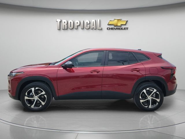 Used 2025 Chevrolet Trax RS w/ Driver Confidence Package FWD image 2