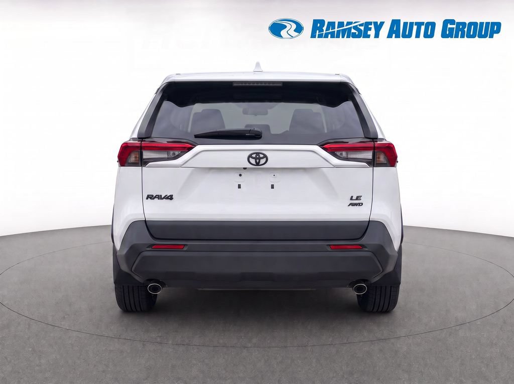Used 2023 Toyota RAV4 LE AWD/4WD image 7
