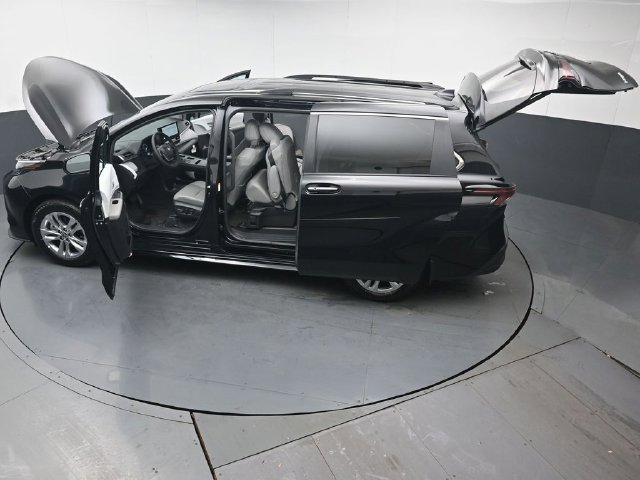 Certified 2026 Toyota Sienna XLE AWD/4WD image 47