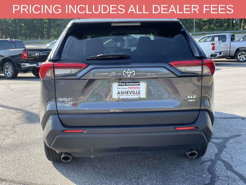 Used 2025 Toyota RAV4 XLE AWD/4WD image 4
