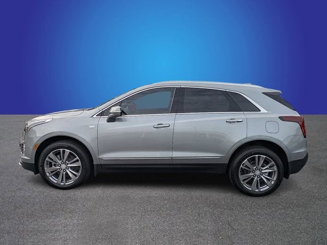 New 2026 Cadillac XT5 Luxury image 2