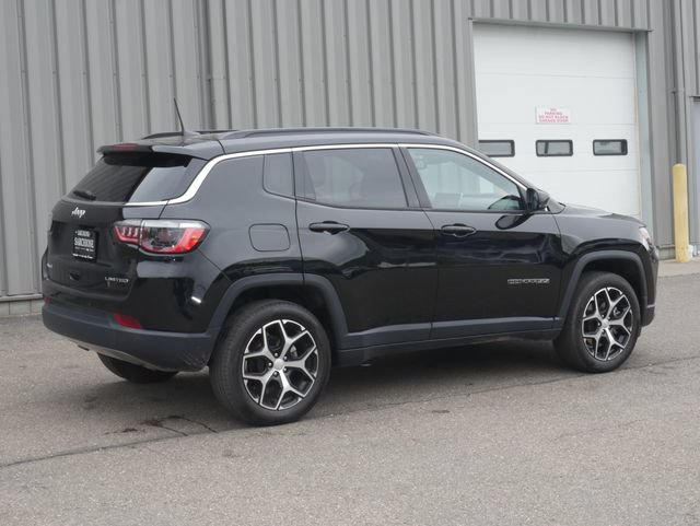 Used 2024 Jeep Compass Limited AWD/4WD image 10