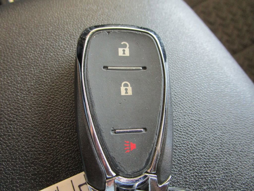 Used 2023 Chevrolet Equinox LT w/ LPO, Floor Liner Package FWD image 43