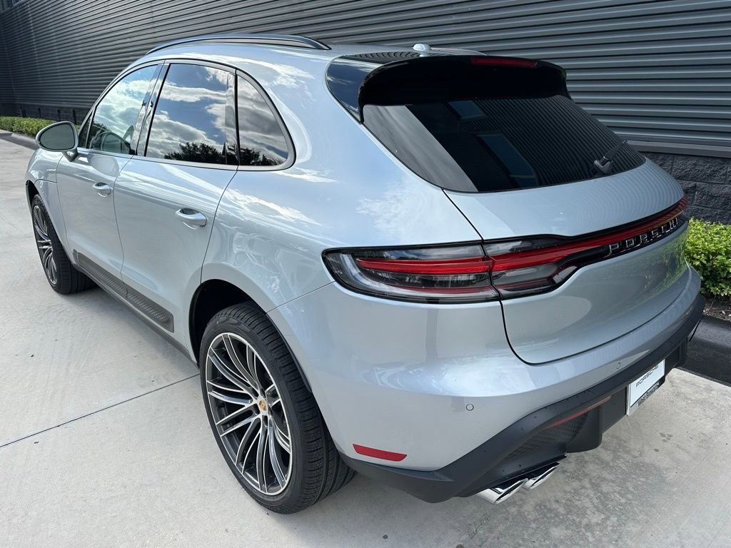 Certified 2026 Porsche Macan AWD/4WD image 3