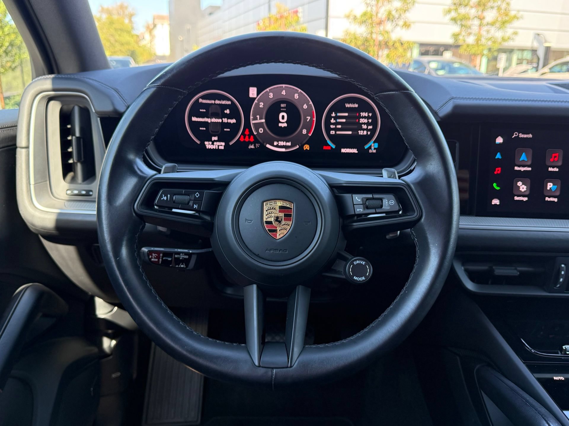Certified 2024 Porsche Cayenne AWD/4WD image 15
