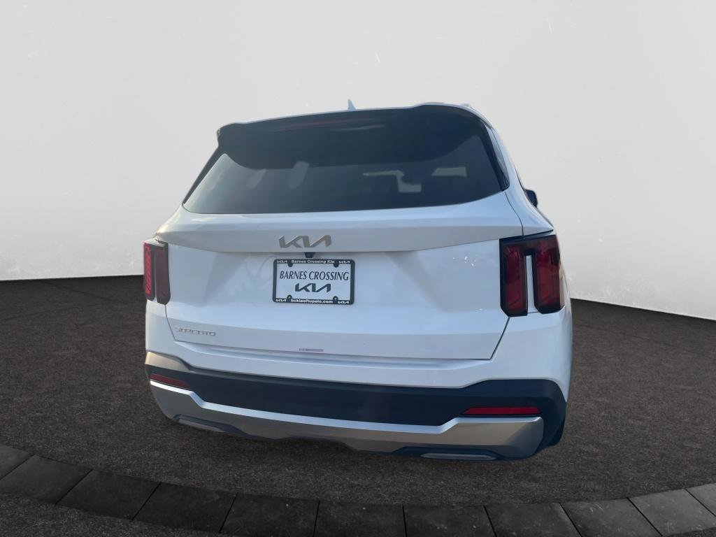 Used 2025 Kia Sorento S image 6