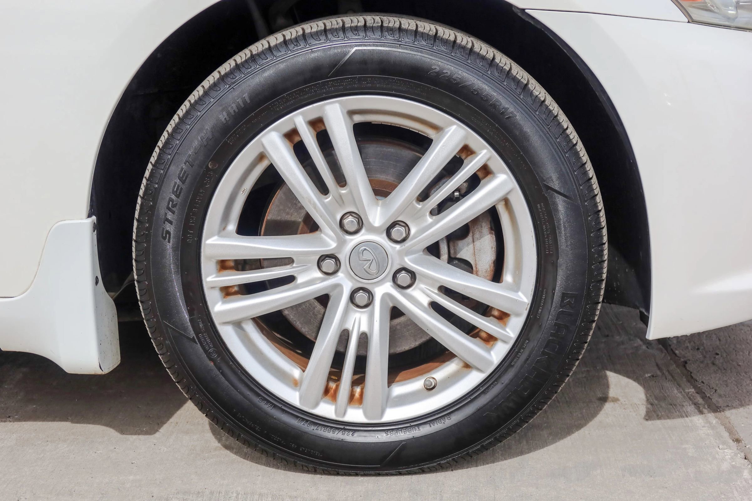 Used 2011 INFINITI G25 x w/ Moonroof Pkg image 28