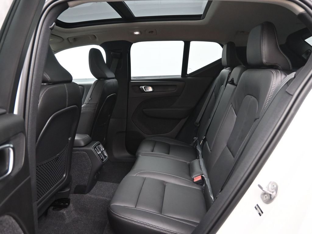 New 2025 Volvo XC40 B5 Plus w/ Protection Package Premier image 24