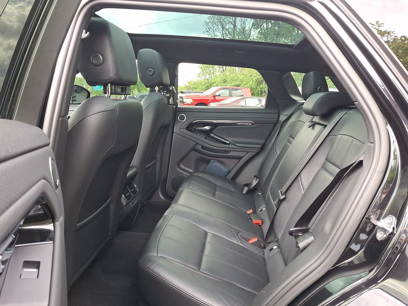 Used 2023 Land Rover Range Rover Evoque S AWD/4WD image 5