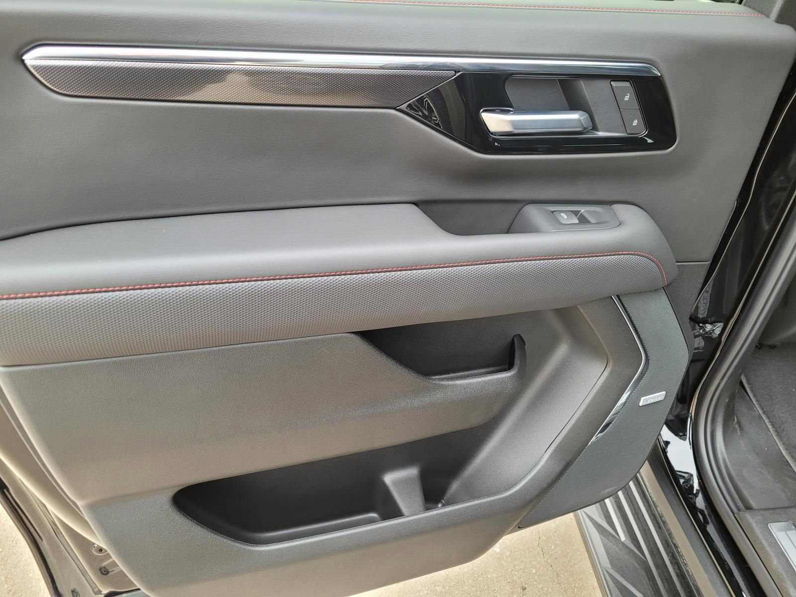 New 2026 Chevrolet Suburban RST w/ Advanced Technology Package AWD/4WD image 11