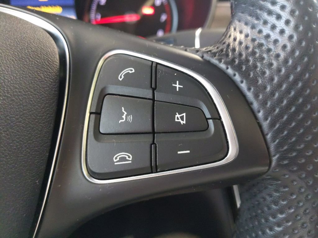 Used 2019 Mercedes-Benz GLC 300 4MATIC image 19