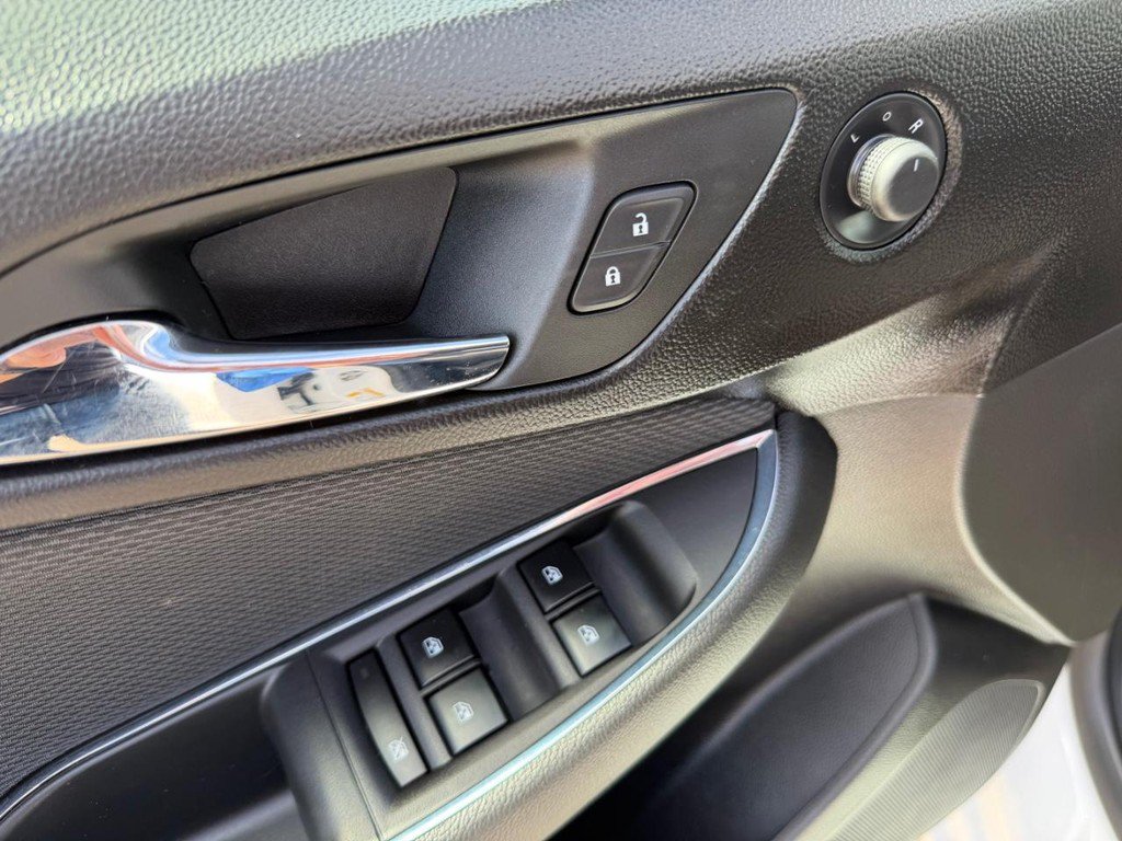 Used 2019 Chevrolet Cruze LT w/ Convenience Package FWD image 29