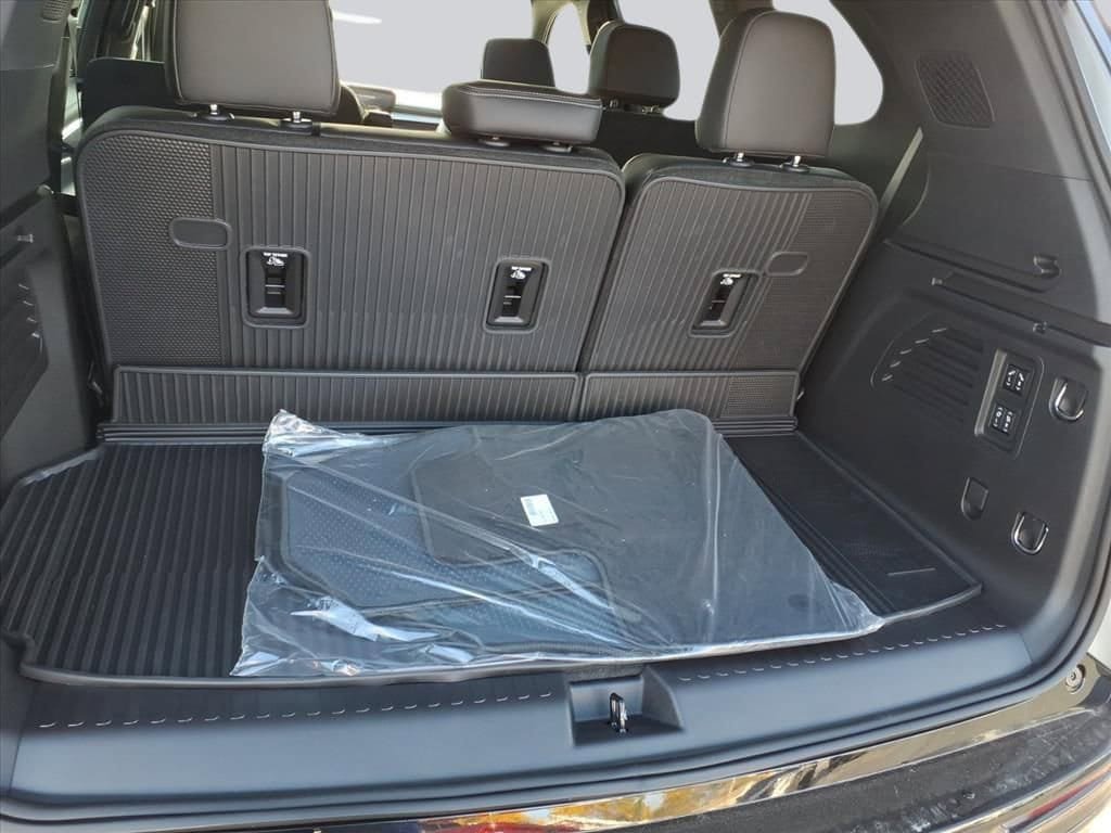 New 2026 Buick Enclave Sport Touring w/ Power Package FWD image 18