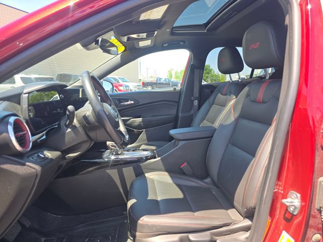 Used 2024 Chevrolet Trax RS w/ Sunroof Package FWD image 13