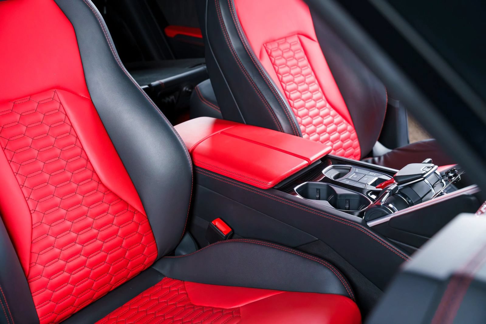Used 2021 Lamborghini Urus AWD/4WD image 18
